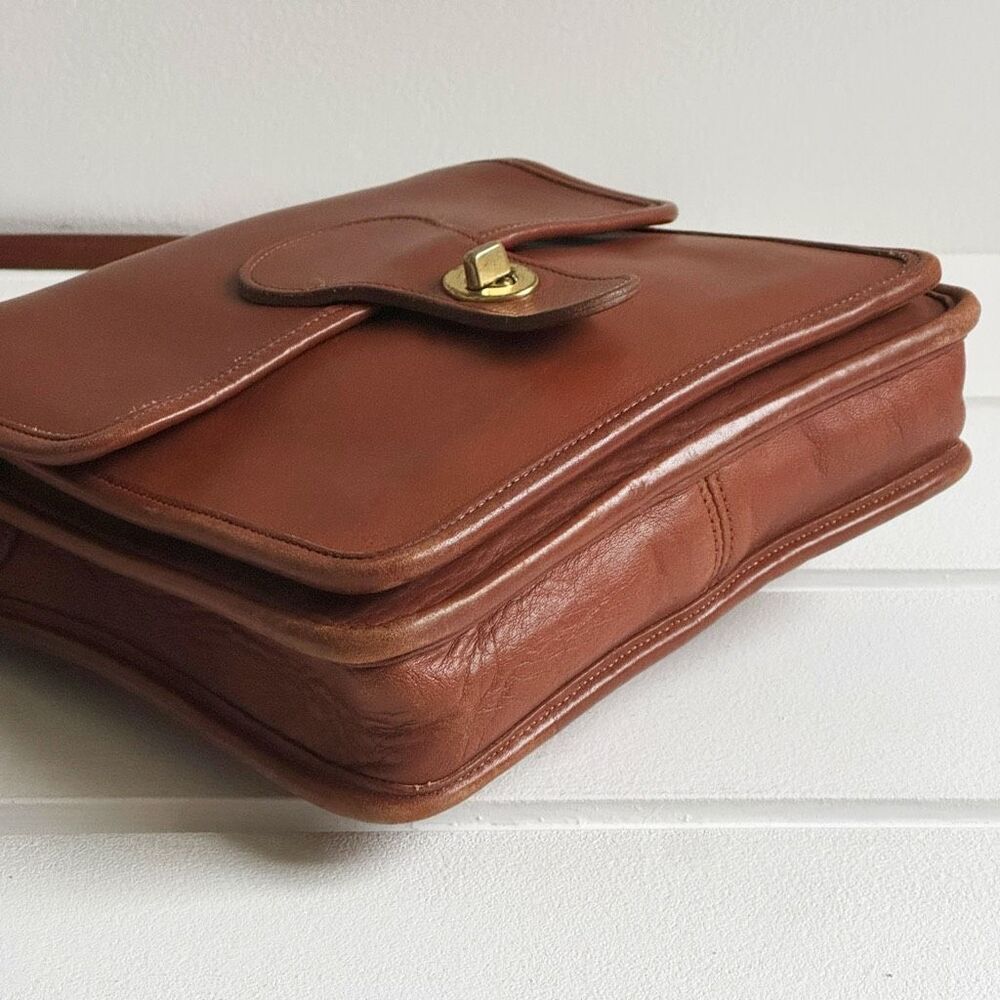 Coach Vintage Station Bag In British Tan Leather With Brass Hardware Style #5130 - Picture 4 of 14